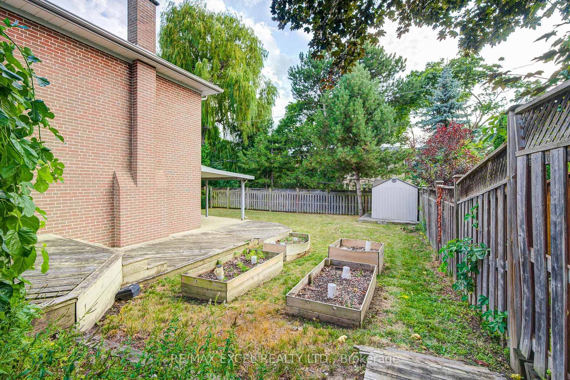 108 Babcombe Drive photo 50