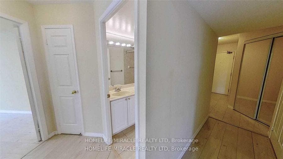 887 Bay Street Unit 304 photo 15