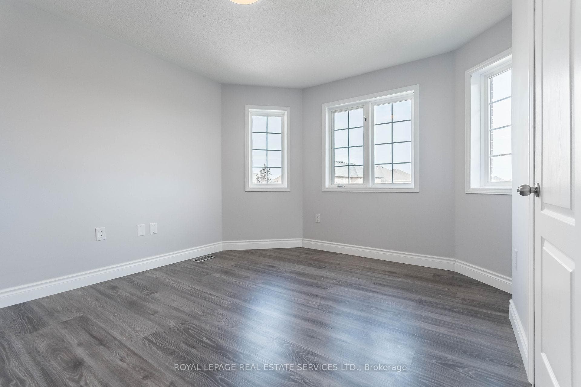 276 Gatestone Drive photo 24