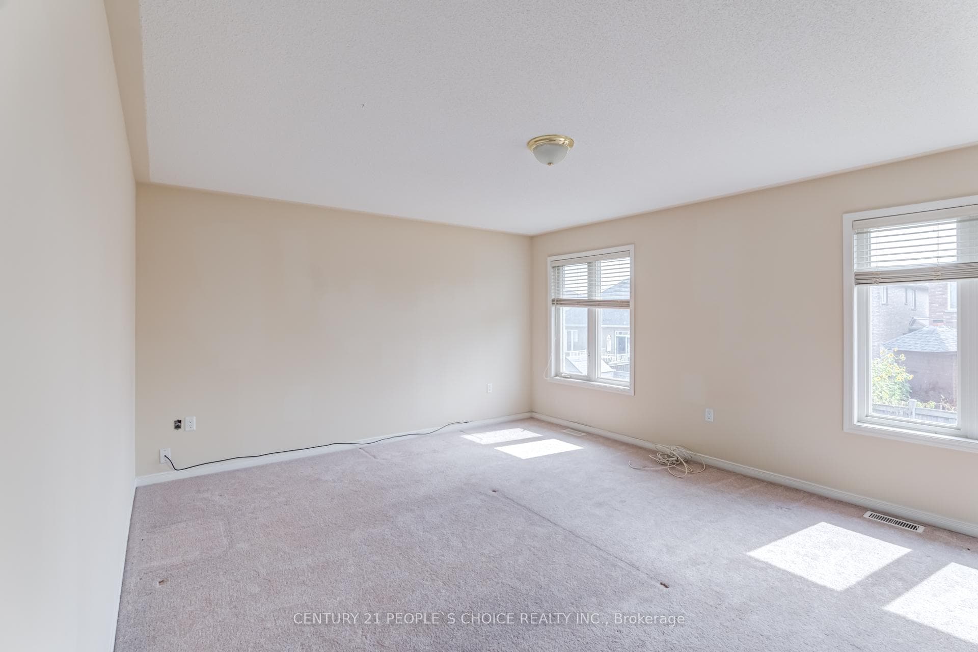 95 Richardson Crescent photo 11