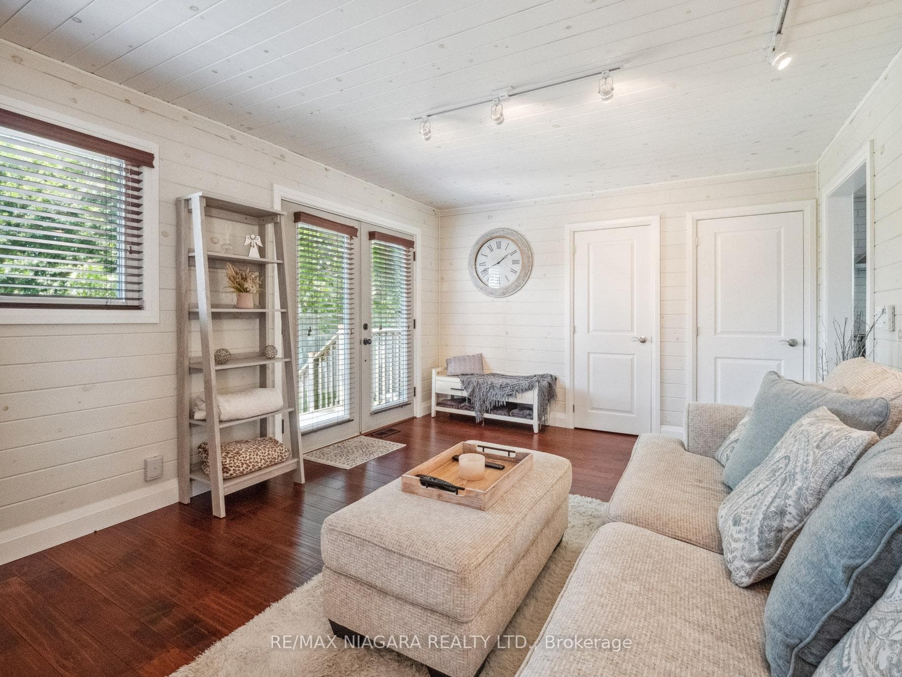 60 Douglas Street photo 6