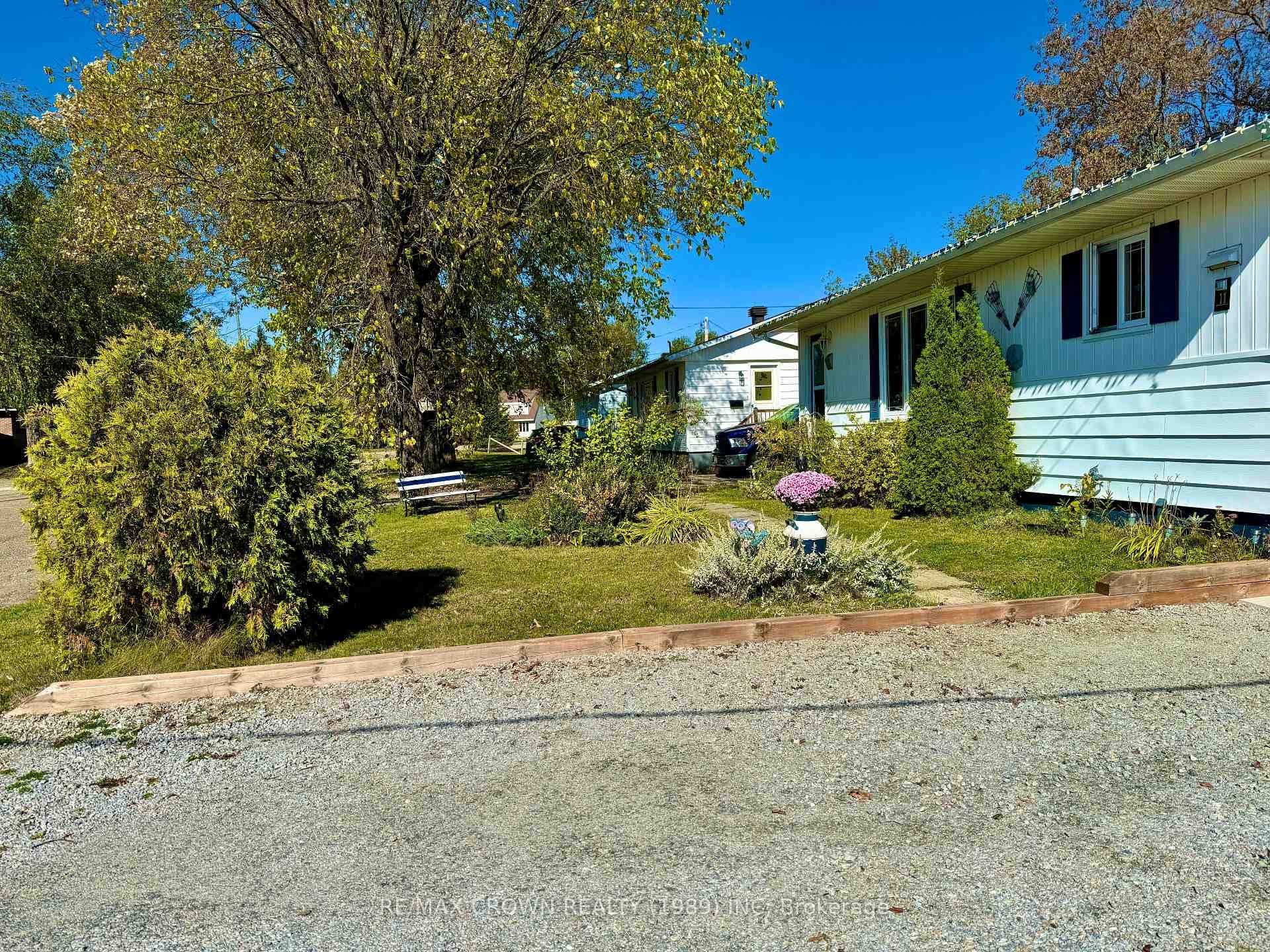 11 Niagara Street photo 40