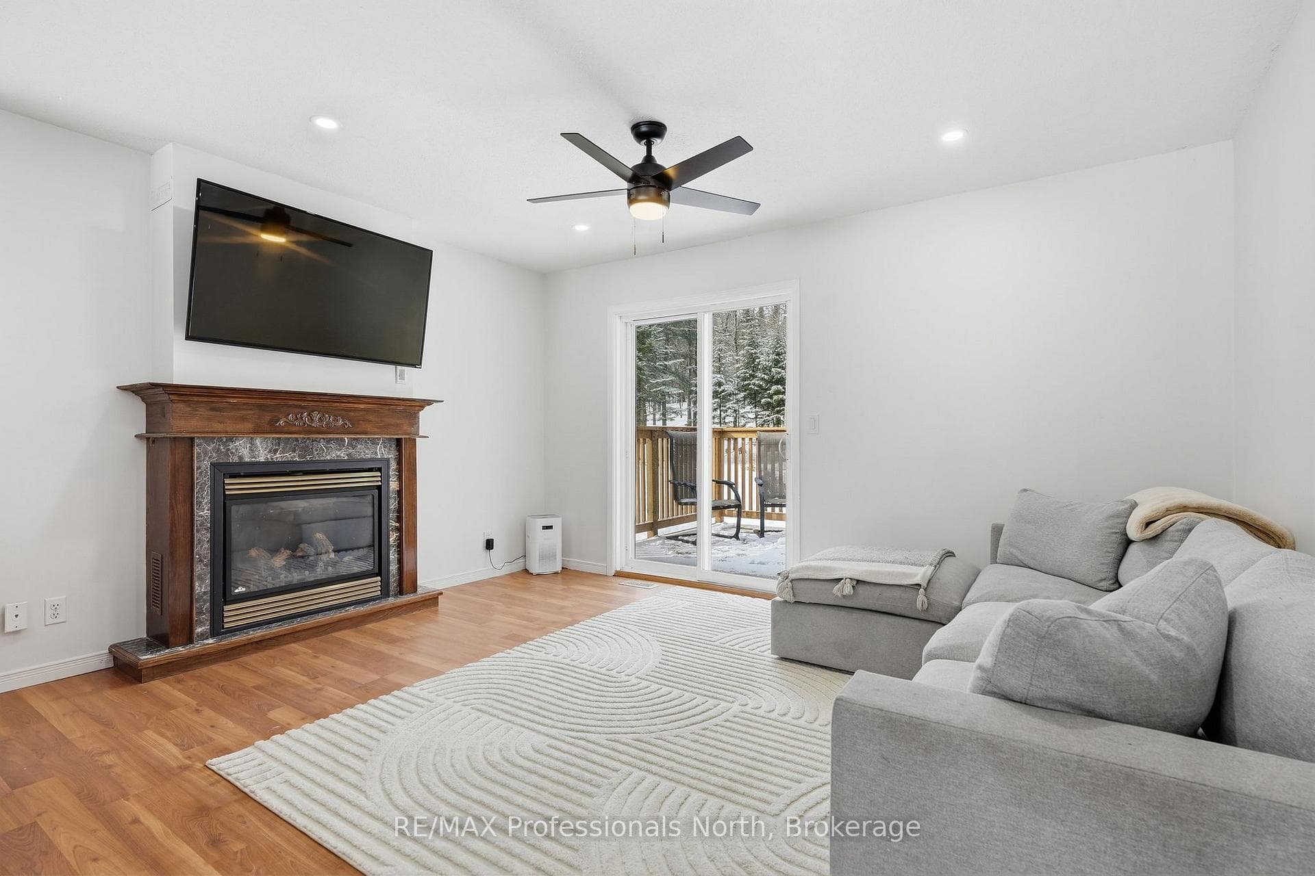 1036 Post Road photo 15