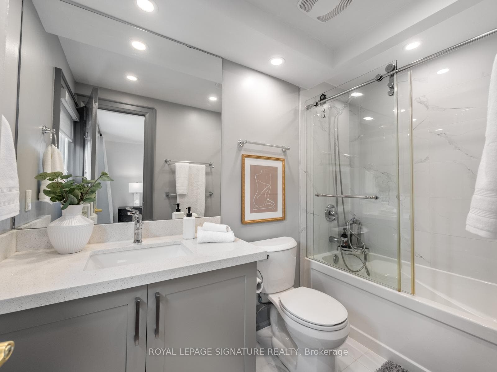 4 pcs ensuite bathroom