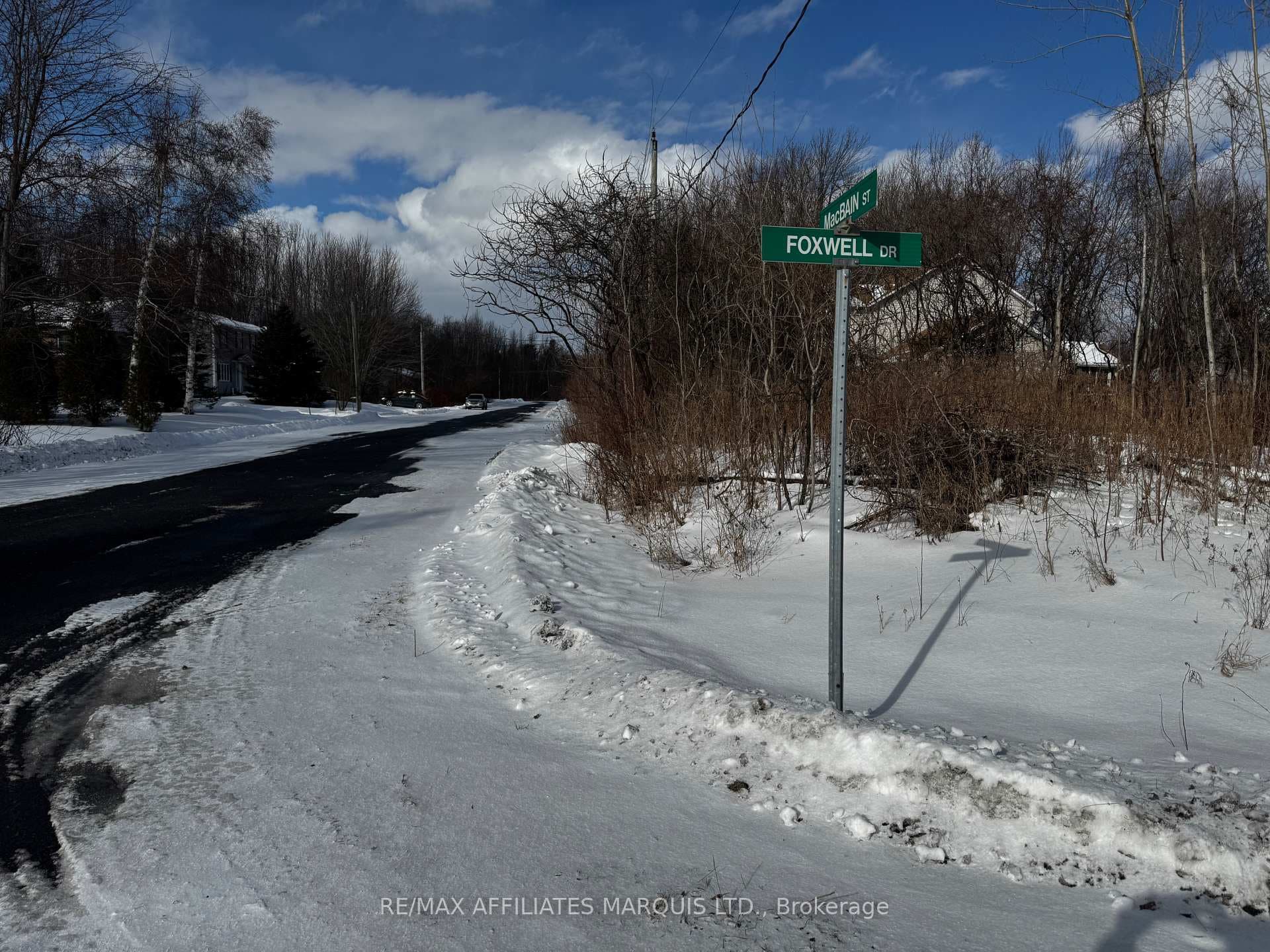 LOT MACBAIN Street photo 1
