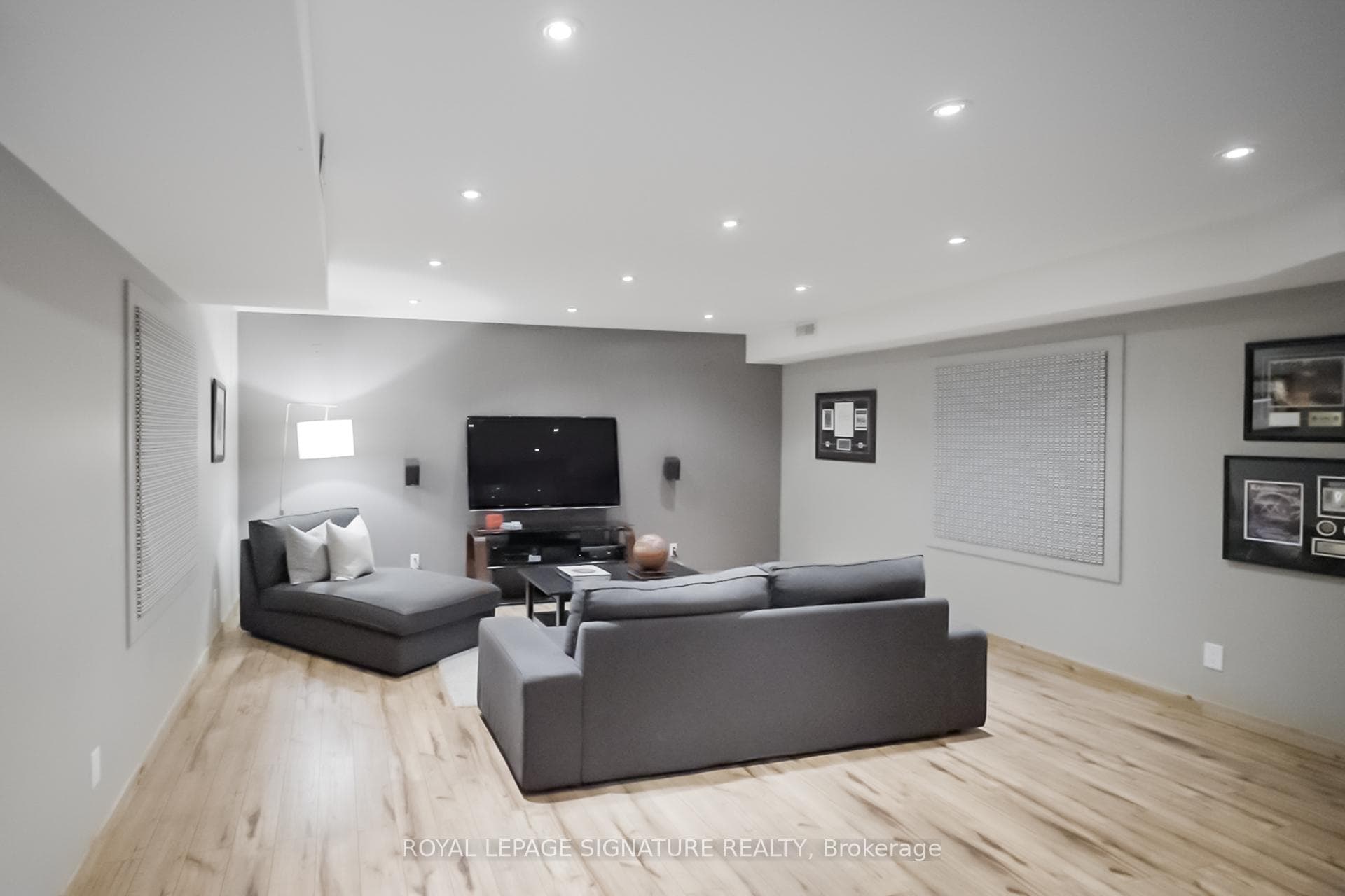 237 Bowood Avenue photo 32
