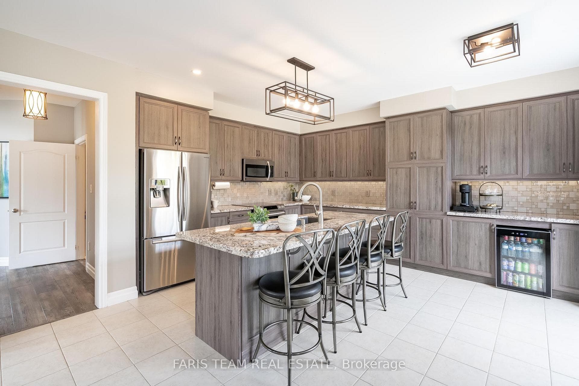 257 Kozlov Street photo 7