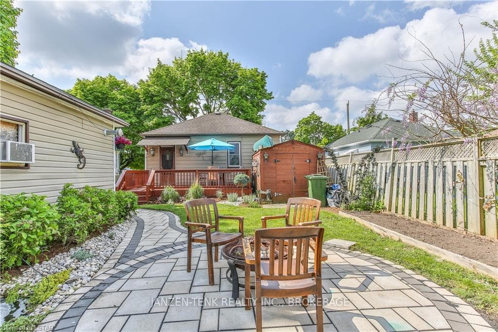83 REDAN Street photo 28