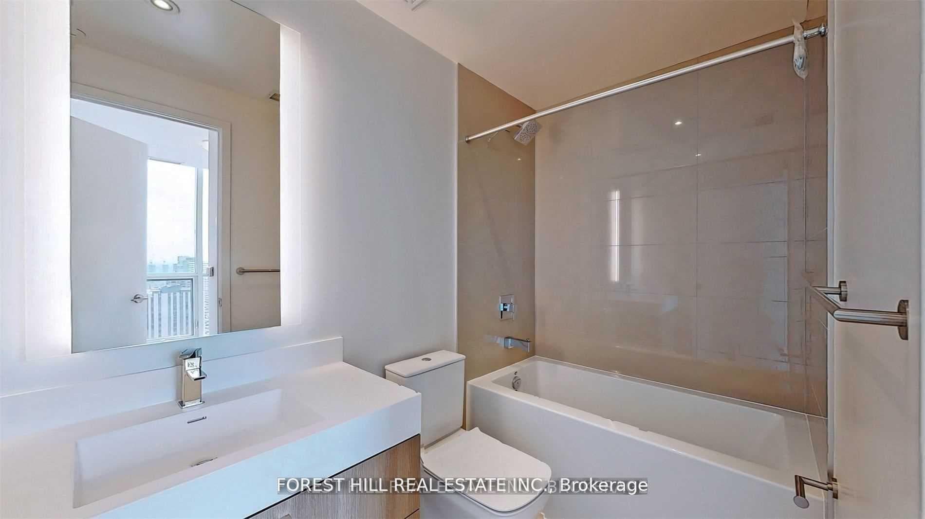1 Yorkville Avenue Unit 3202 photo 12