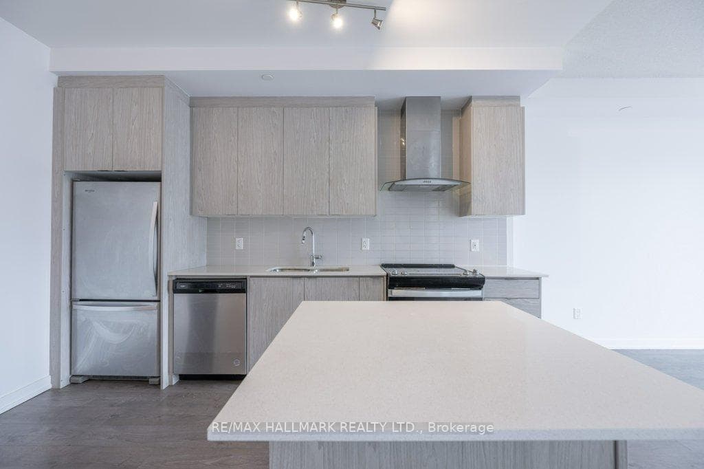 55 Duke Street Unit 308 photo 4