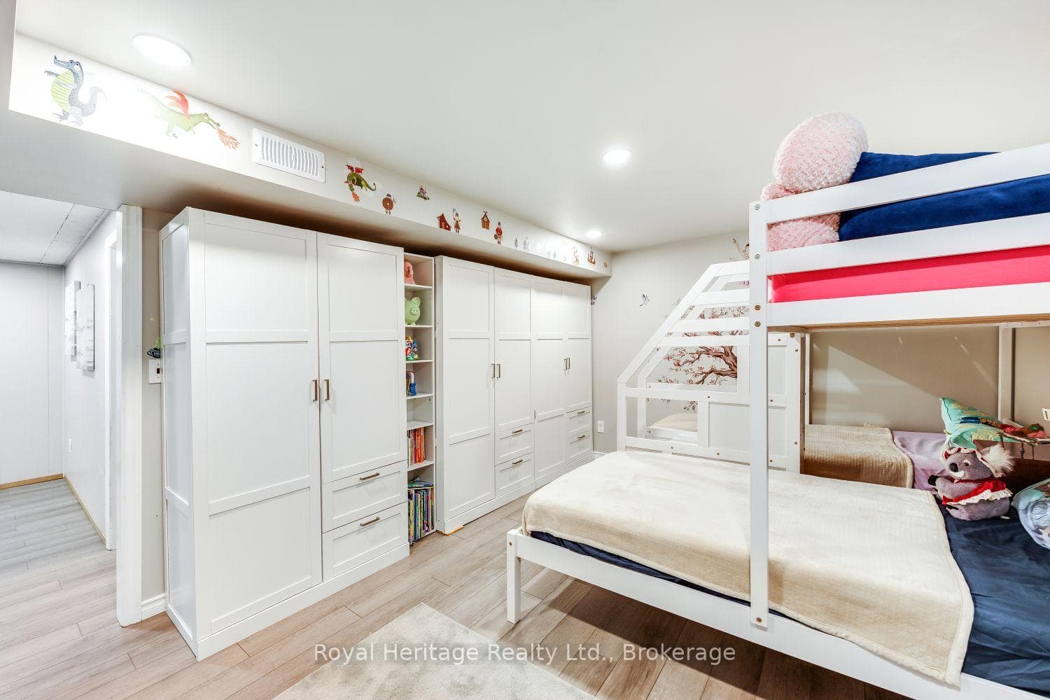 461 Gibbons Street photo 22