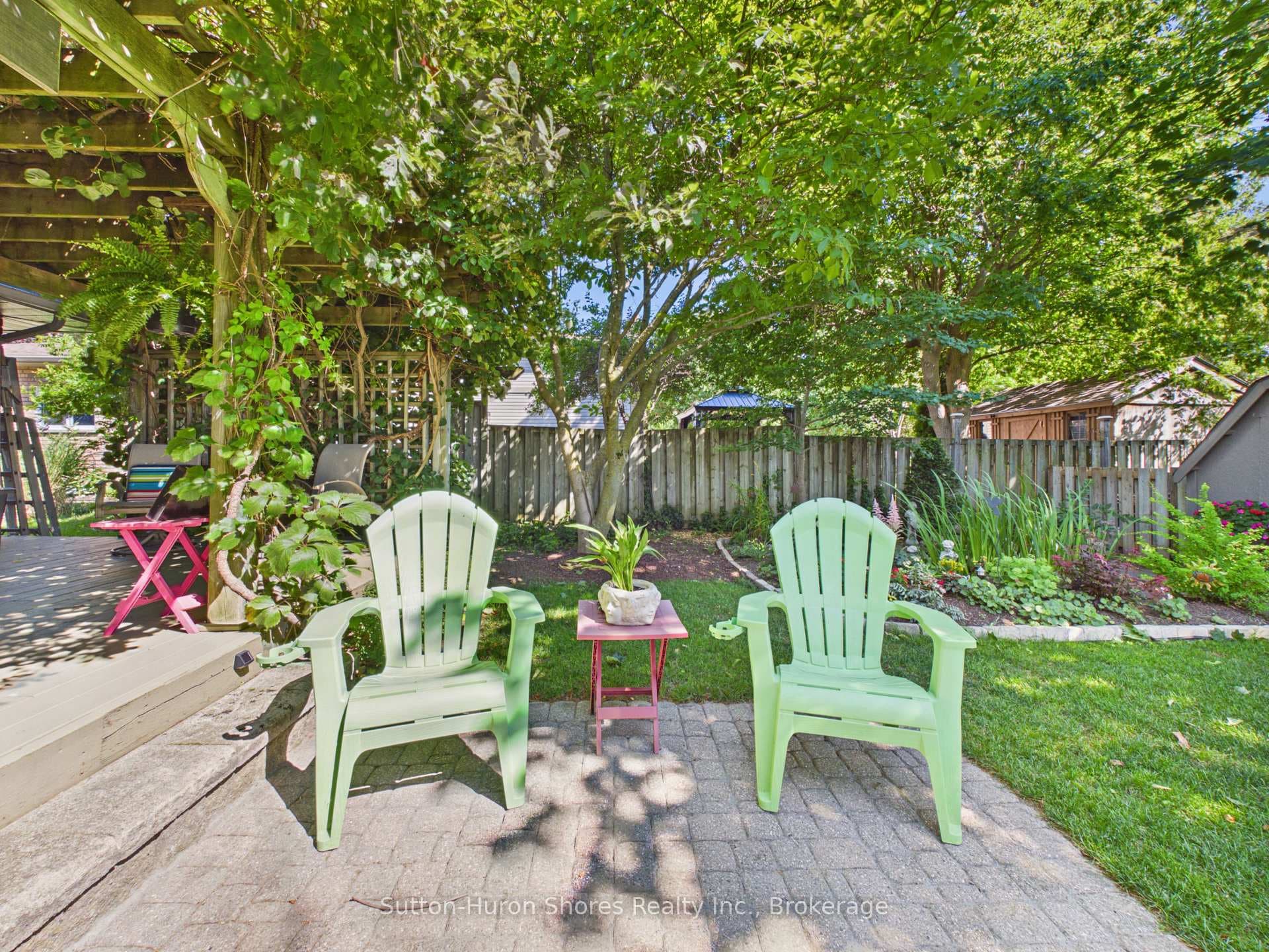 762 Bradford Street photo 9