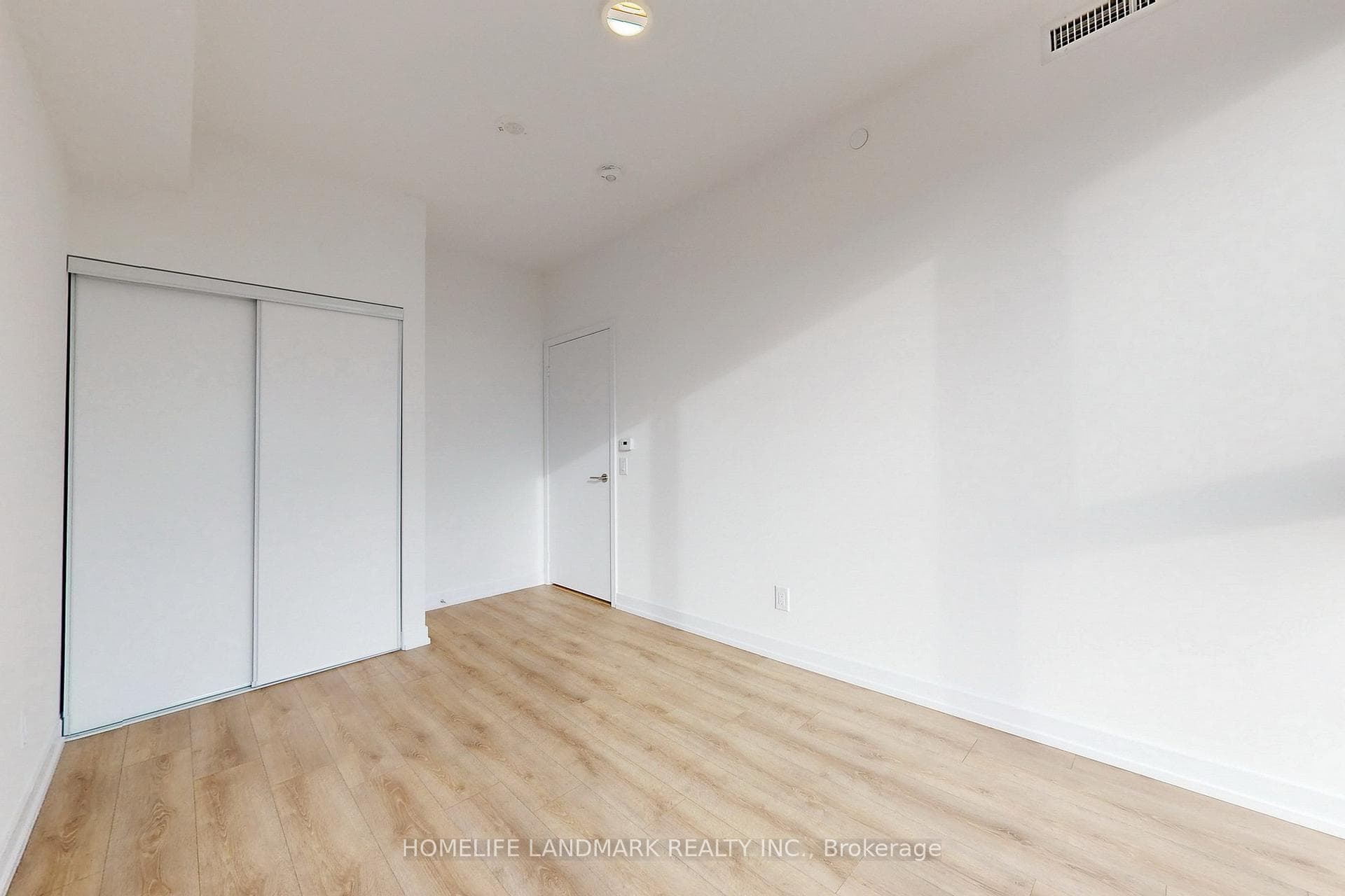 500 Dupont Street Unit 604 photo 14
