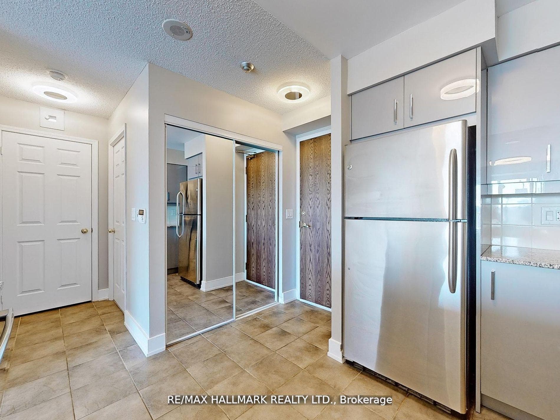 185 Oneida Crescent Unit 503 photo 15