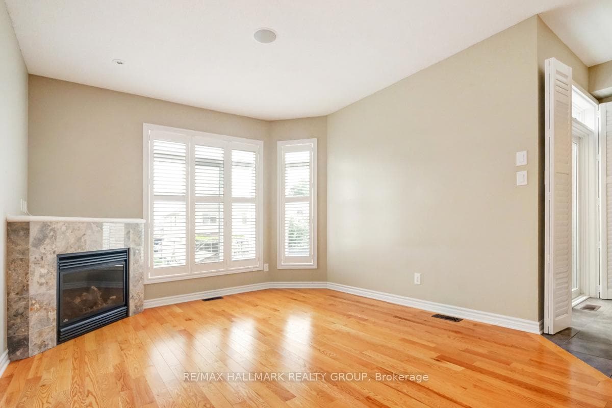 314 Kingbrook Drive photo 7