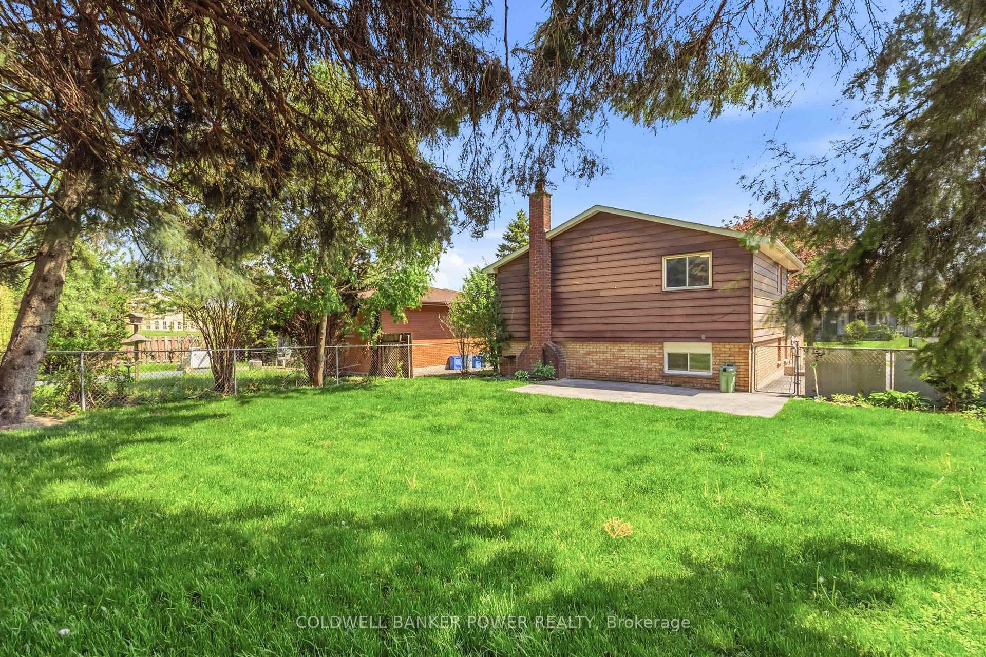 74 Patience Crescent photo 40