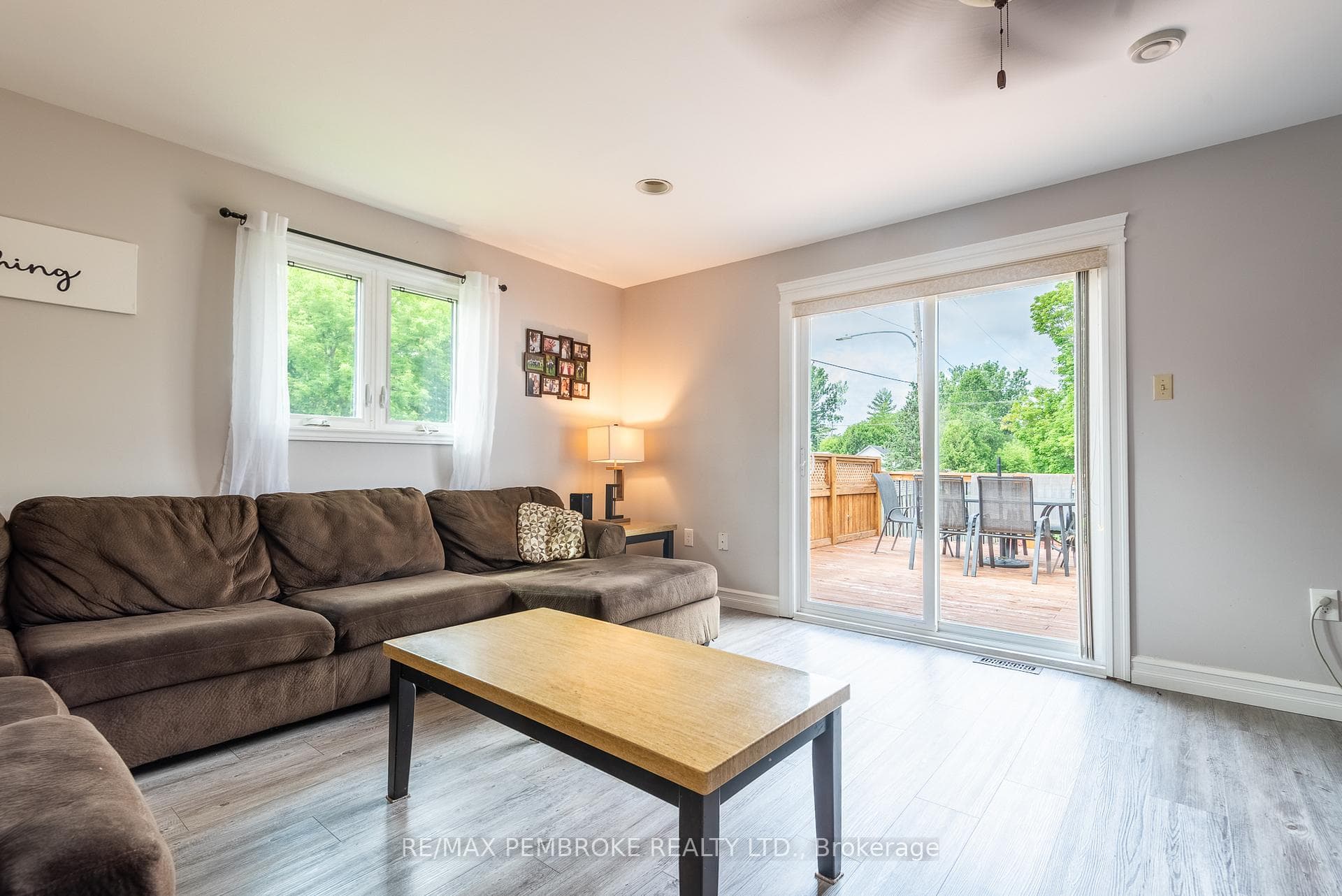 560 Boundary Road photo 12
