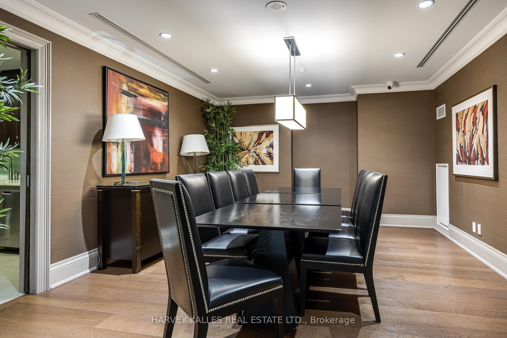 1717 Avenue Road Unit 205 photo 28