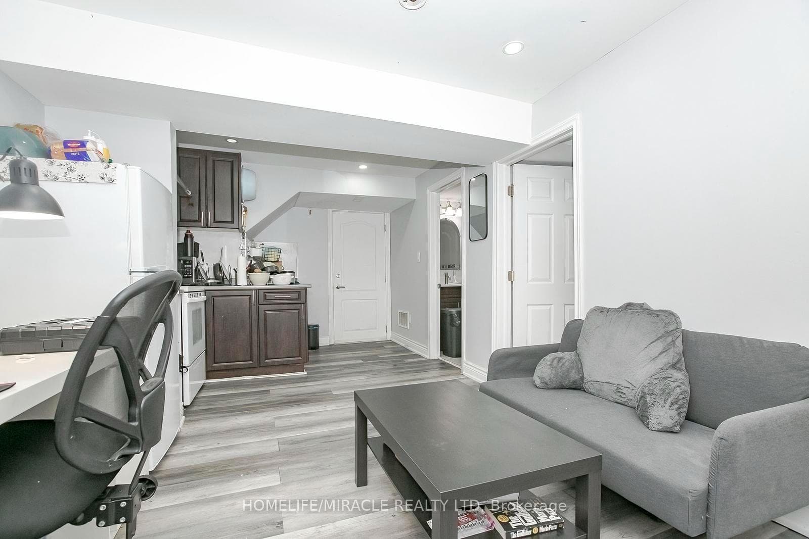 47 Longbourne Crescent photo 40