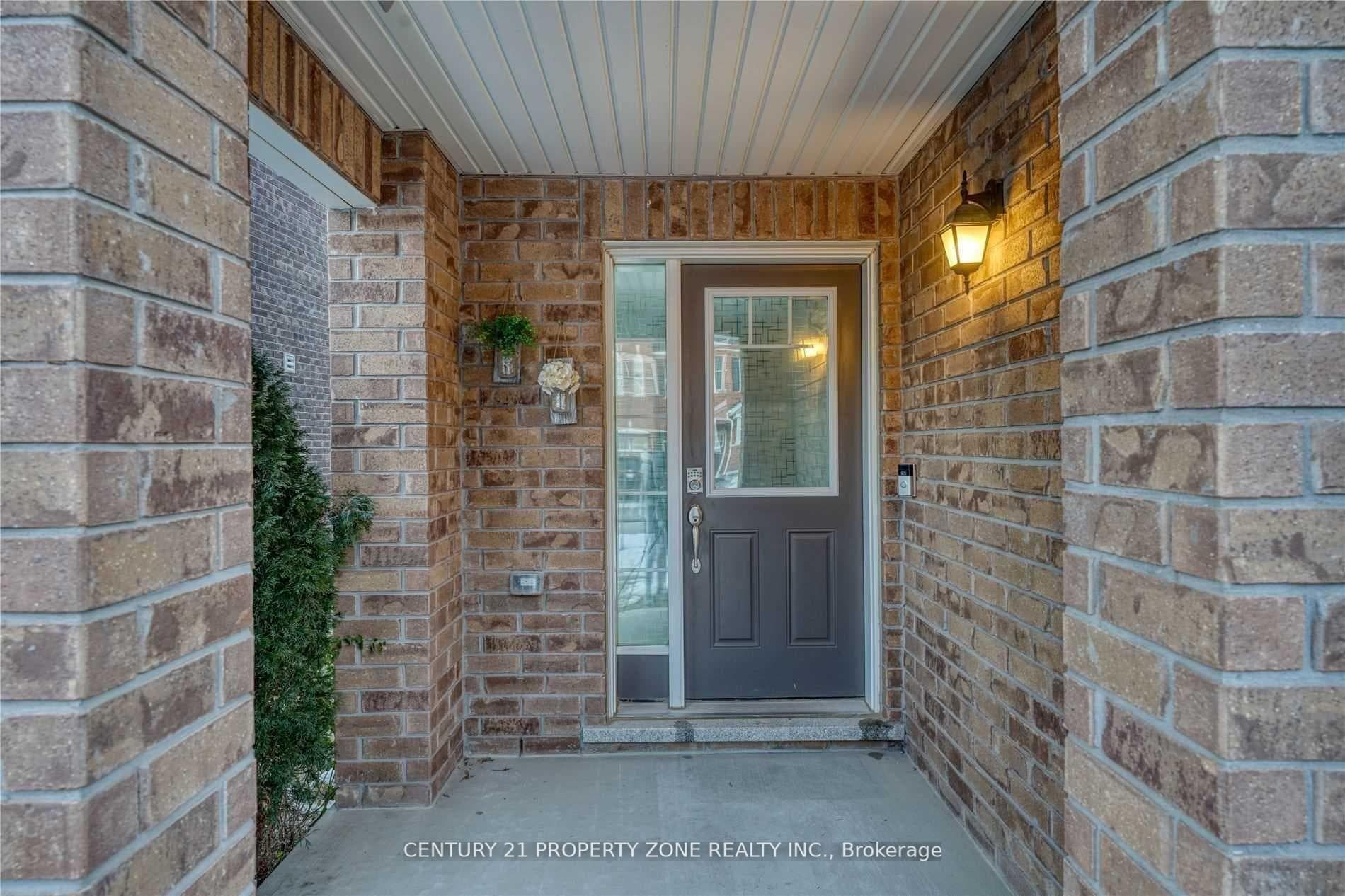 95 Bannister Crescent photo 2