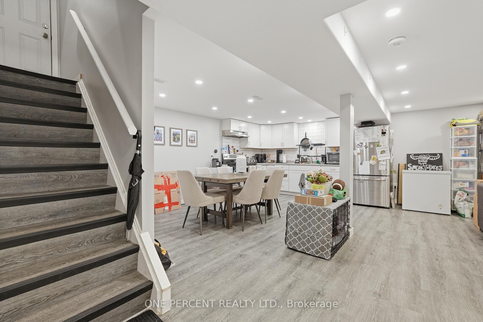 9 Bishopsgate Avenue photo 25
