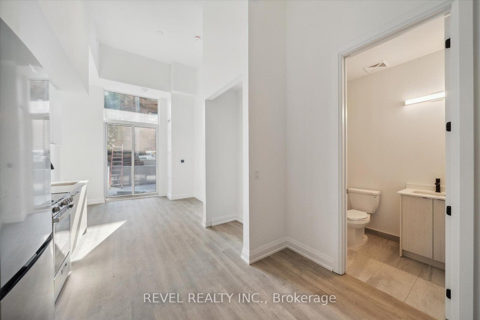 2369 Danforth Avenue Unit 102 photo 23