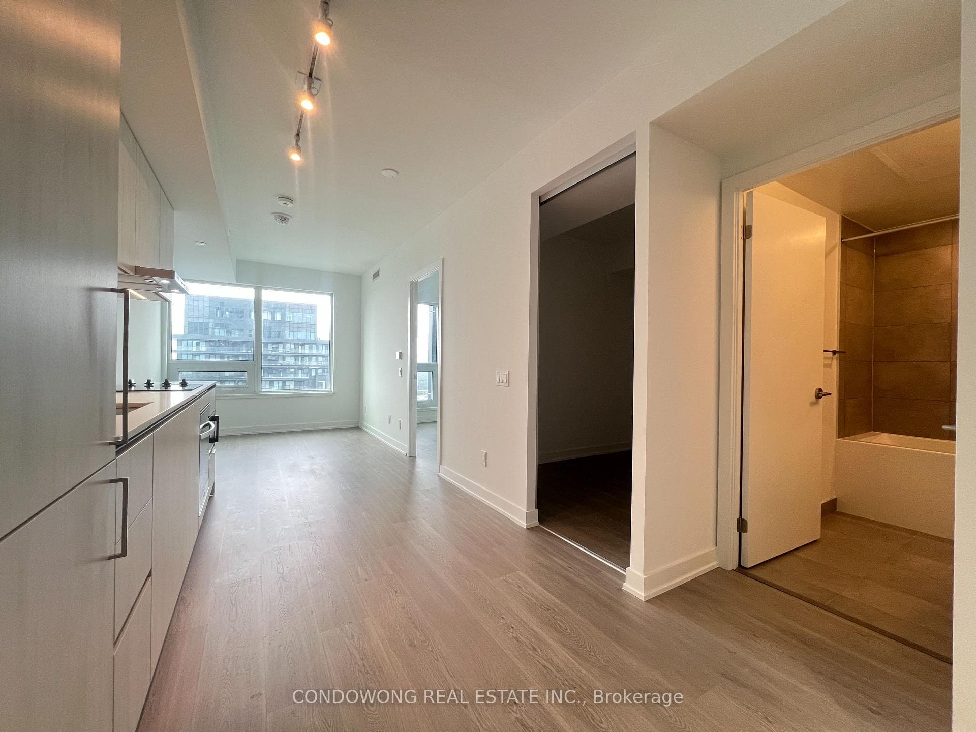 8 Wellesley Street Unit 4802 photo 2