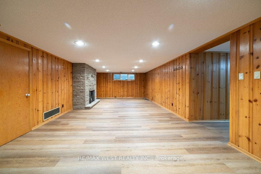 8 Farningham Crescent photo 19
