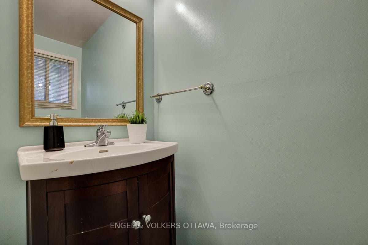 1844 Prestwick Drive photo 23