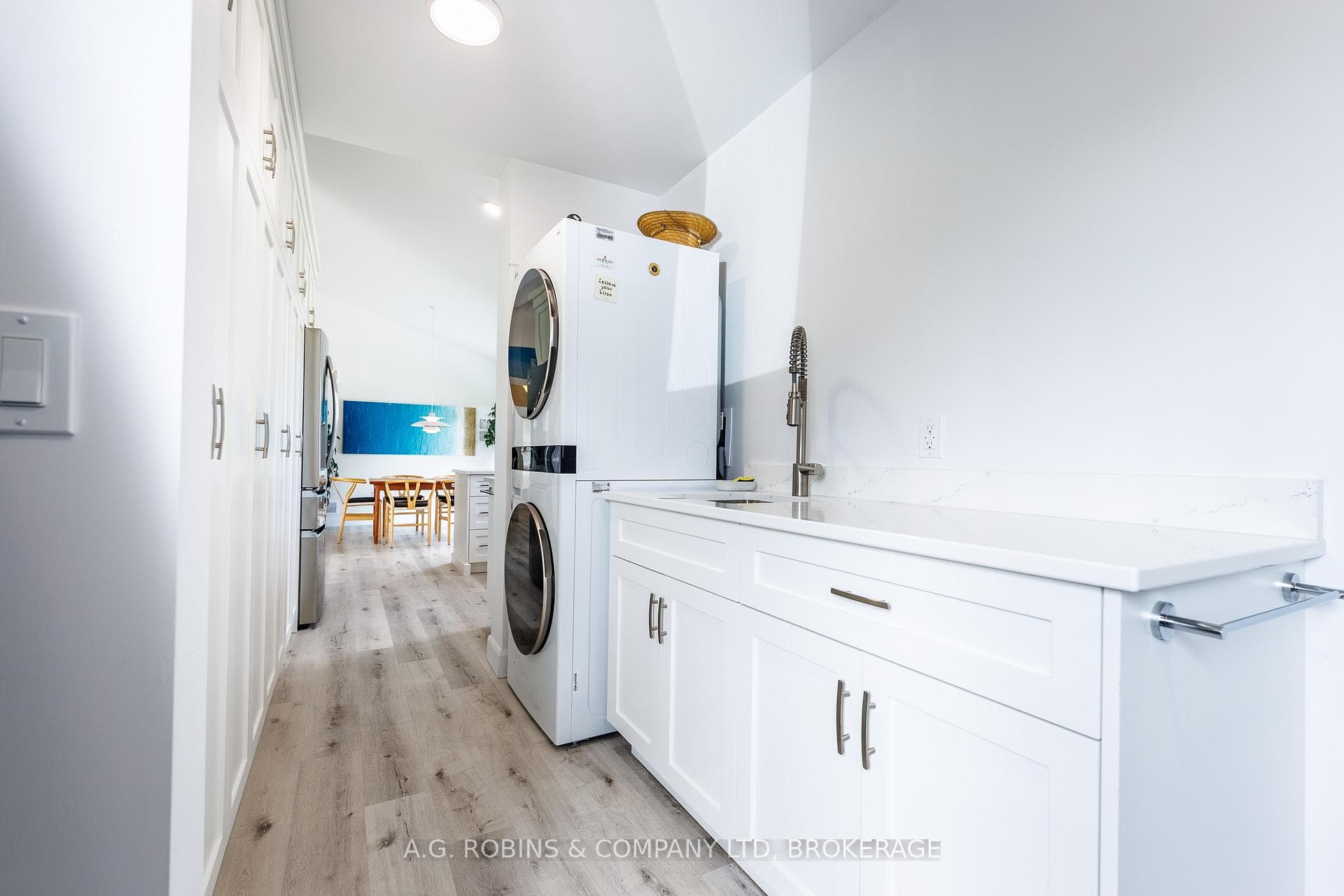 11716 LAKESHORE Road photo 24