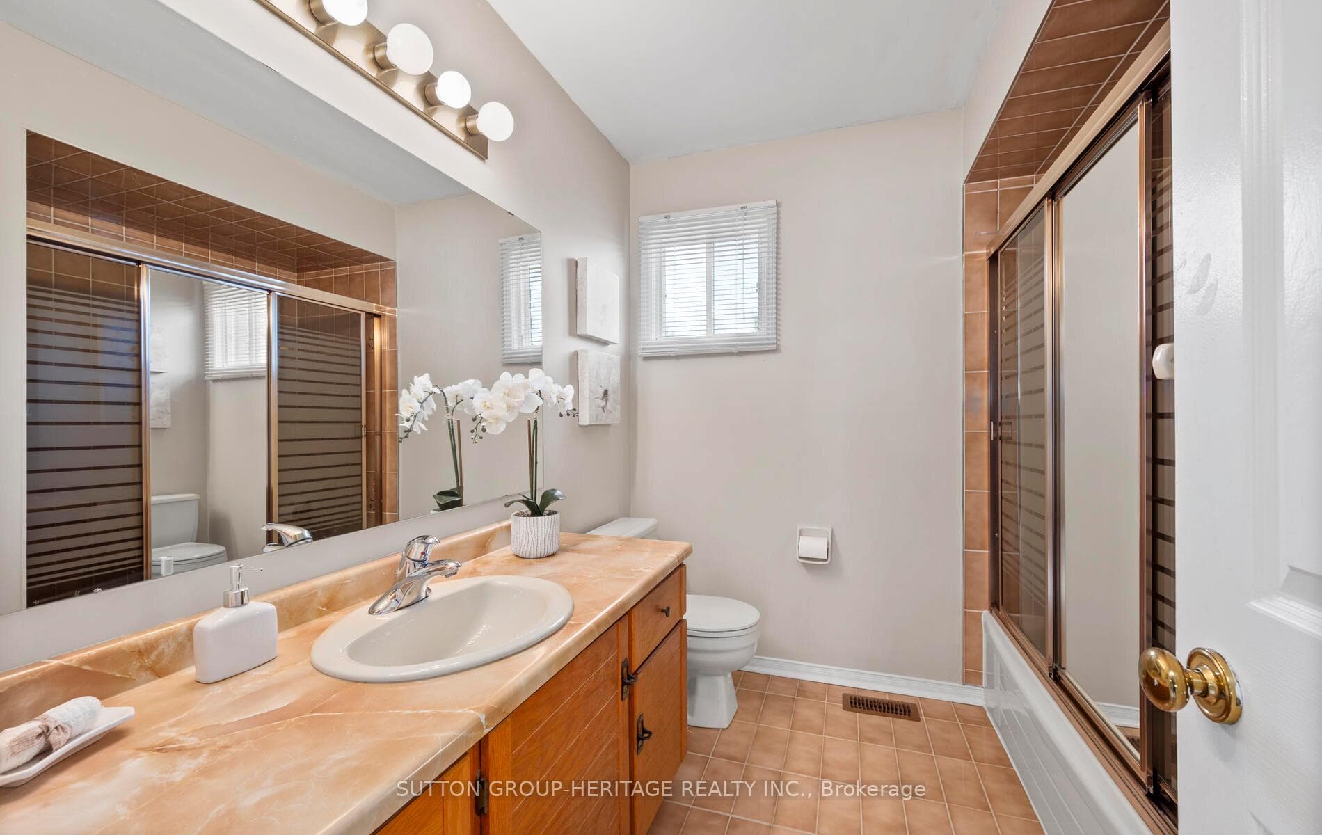 534 Rosebank Road photo 16