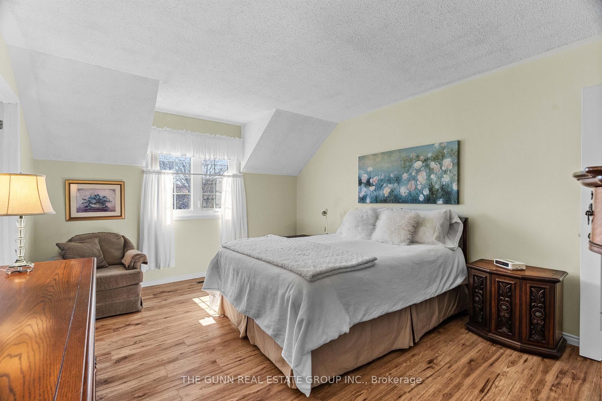 3934 Stacey Crescent photo 23