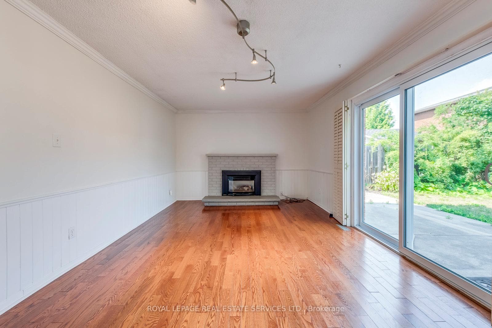 317 Ulric Crescent photo 30
