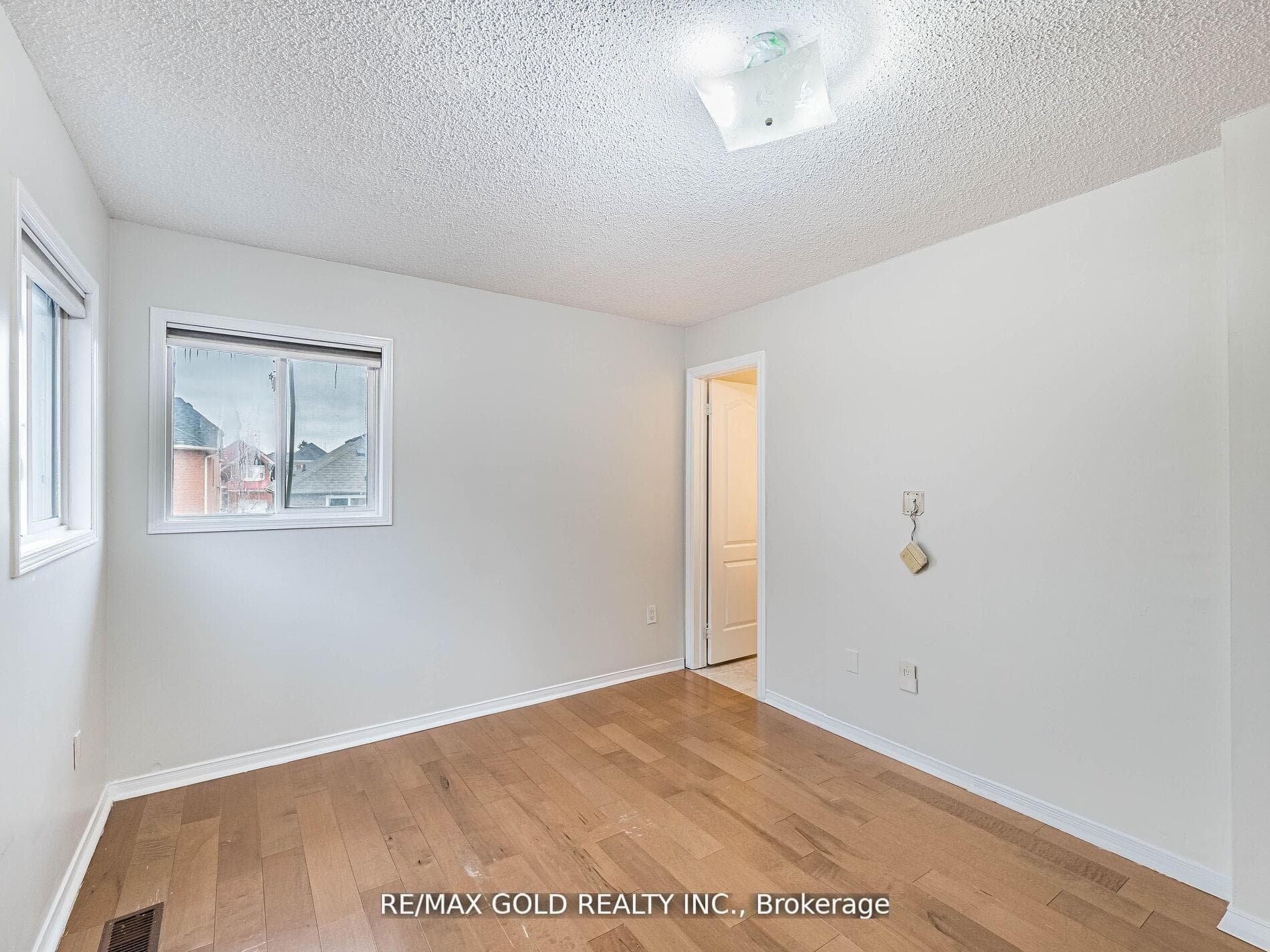 33 Fiddleneck Crescent photo 22