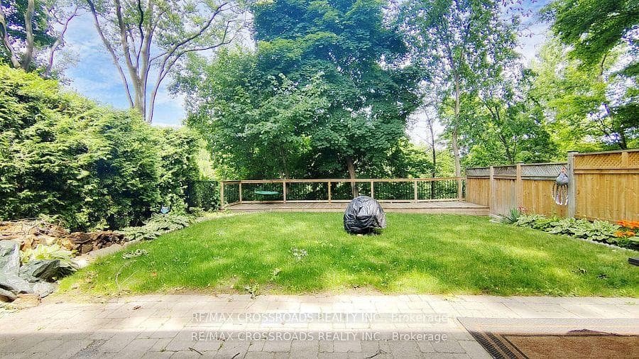 12A Delroy Drive photo 34
