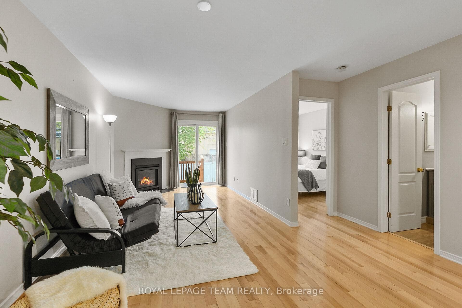 940 Maley Street photo 17