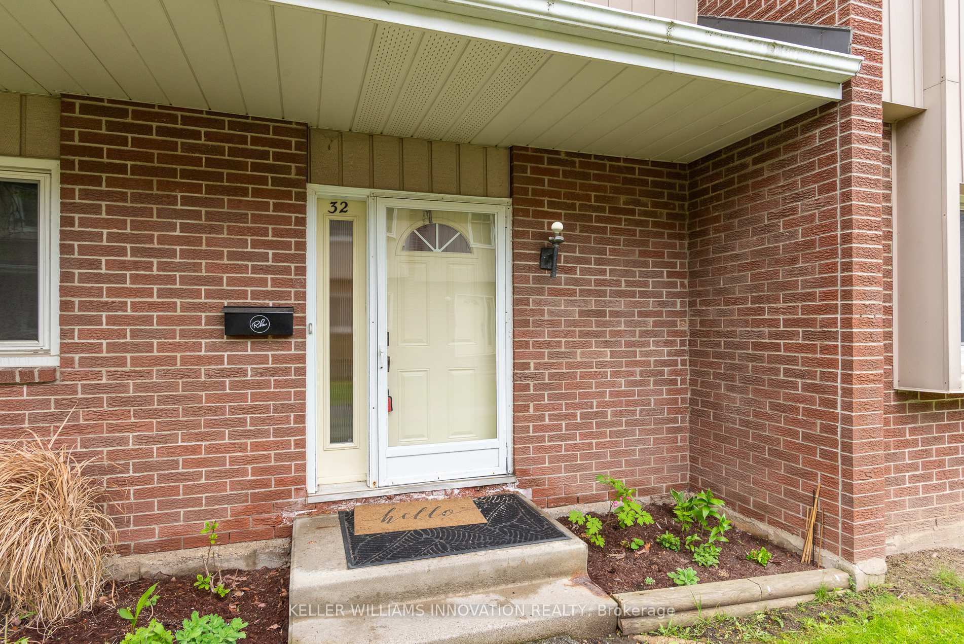 121 University Avenue Unit 32 photo 2