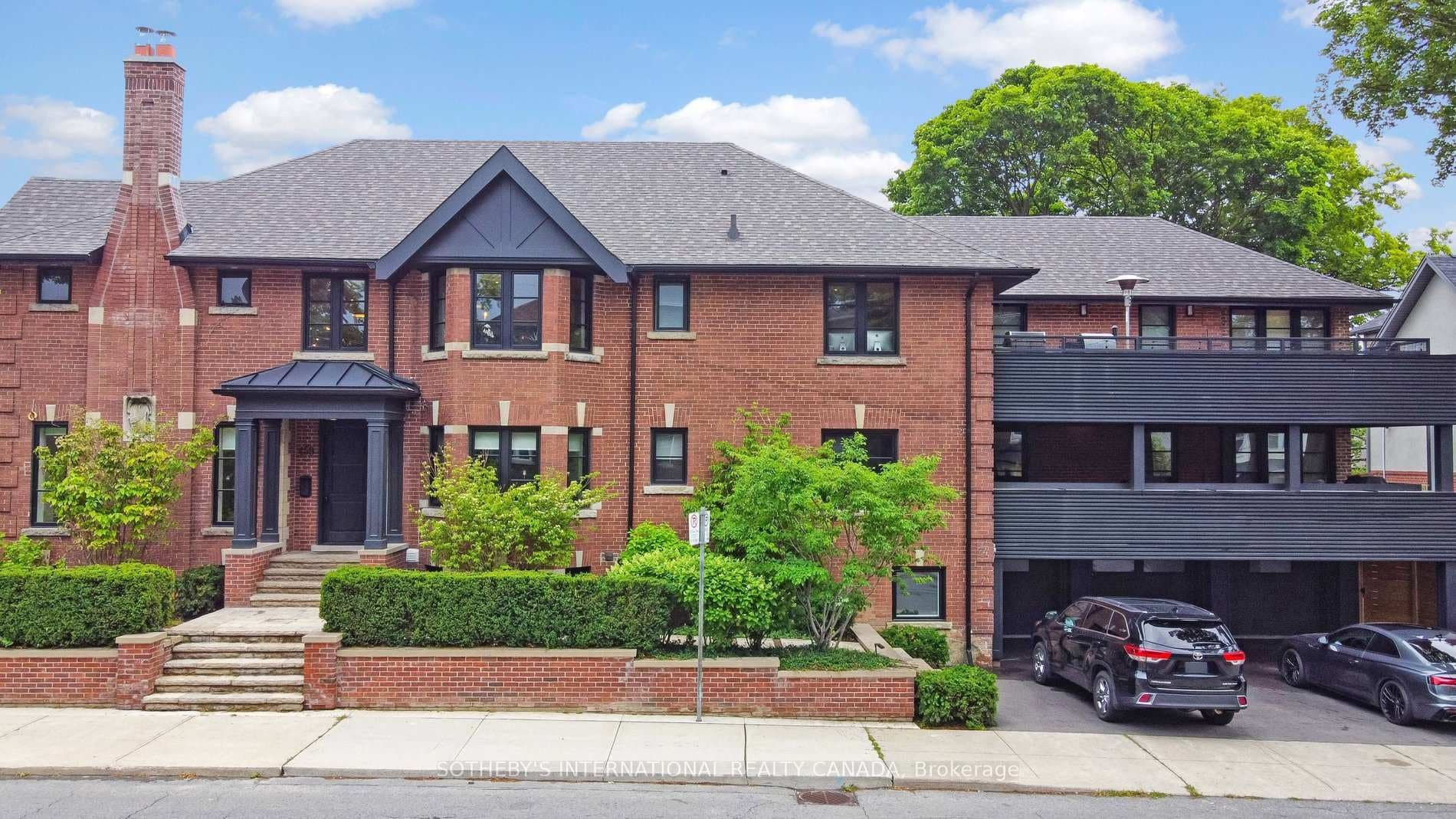 461 Oriole Parkway Unit Upper photo 1