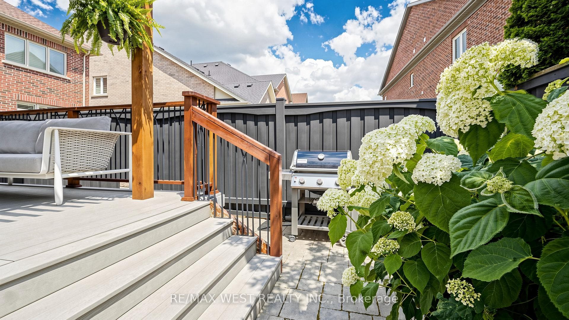 57 Alex Campbell Crescent photo 26