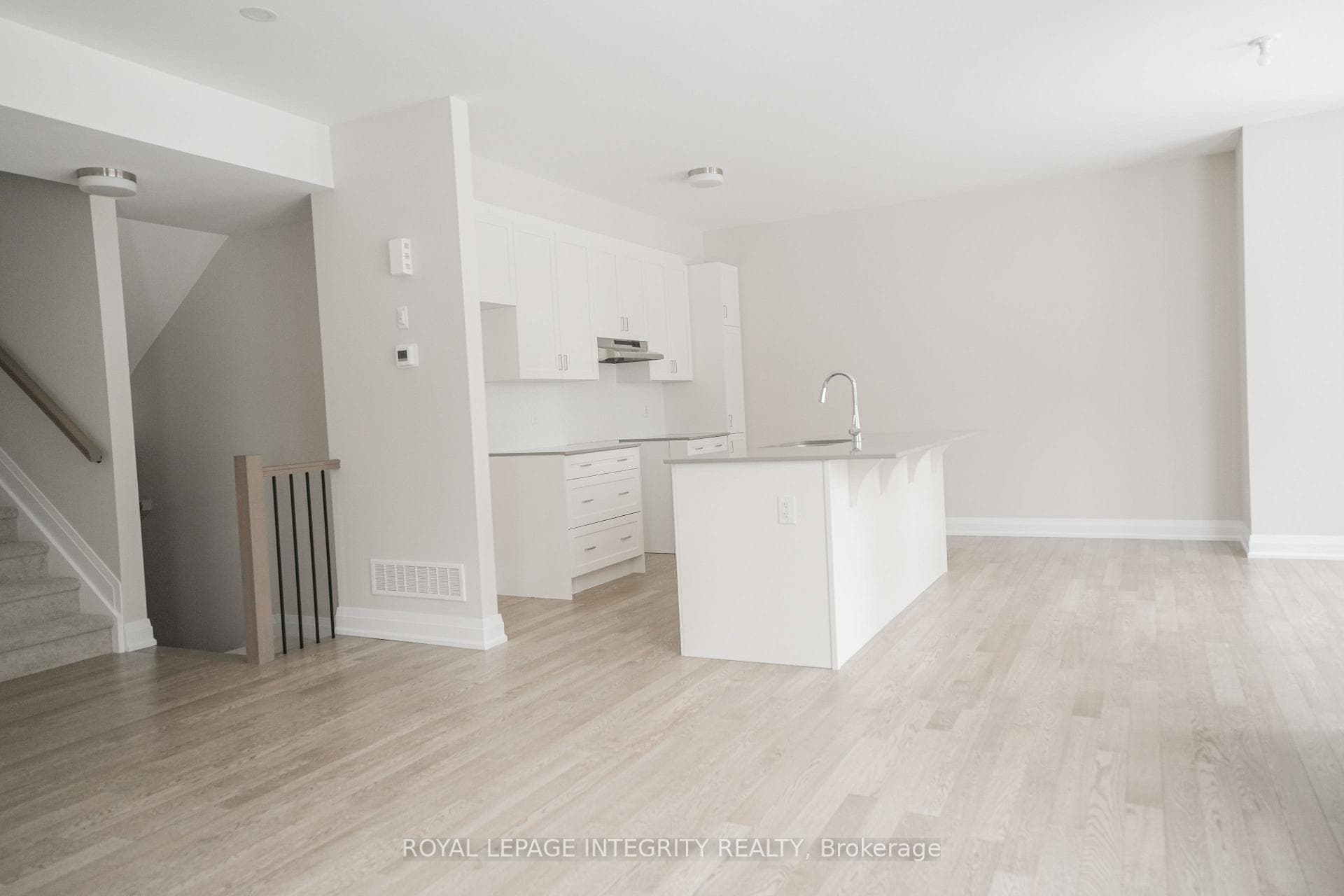 371 Peninsula Road photo 5