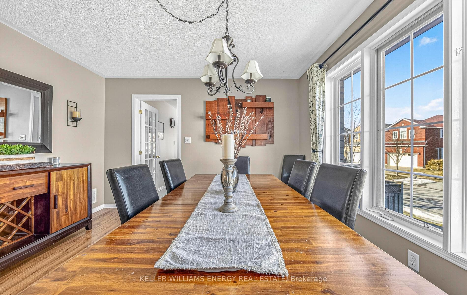 66 Booth Crescent photo 26