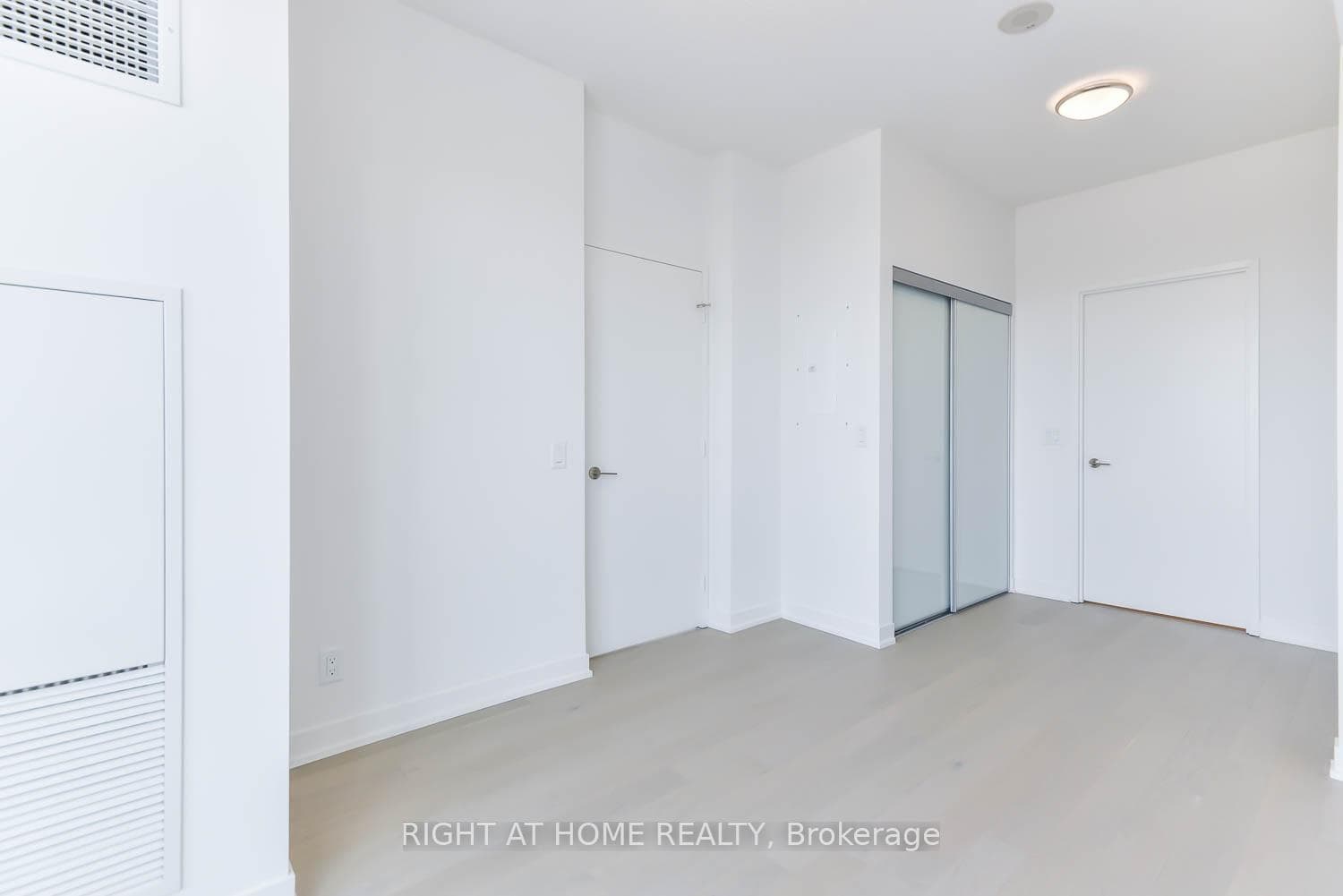 120 bayview Avenue Unit N806 photo 17