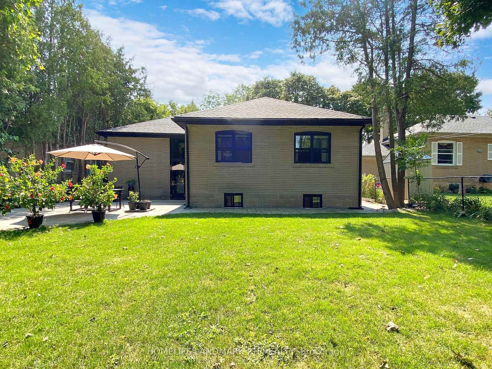 18 Frances Crescent photo 28