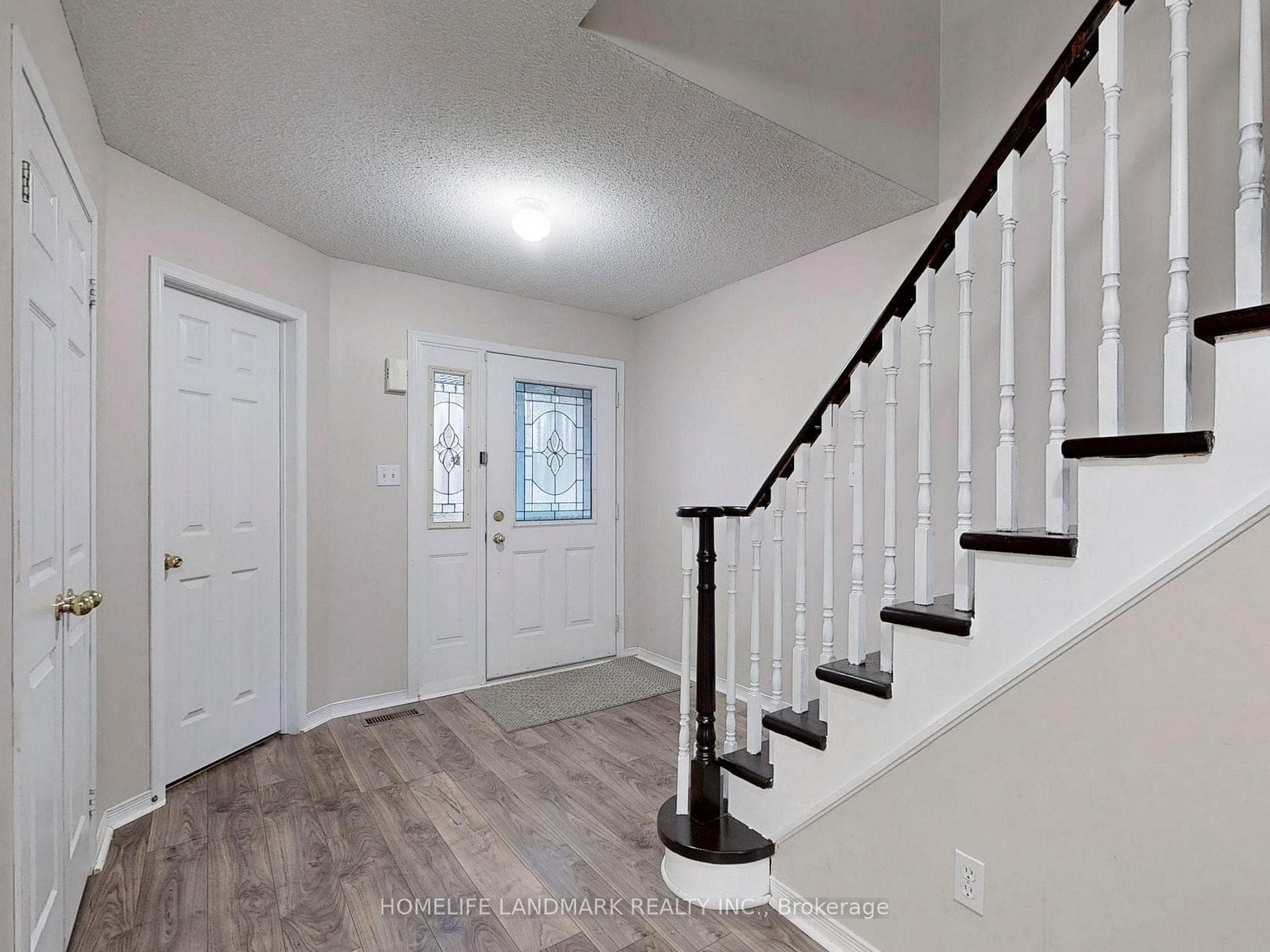 1714 Radcliffe Drive photo 3