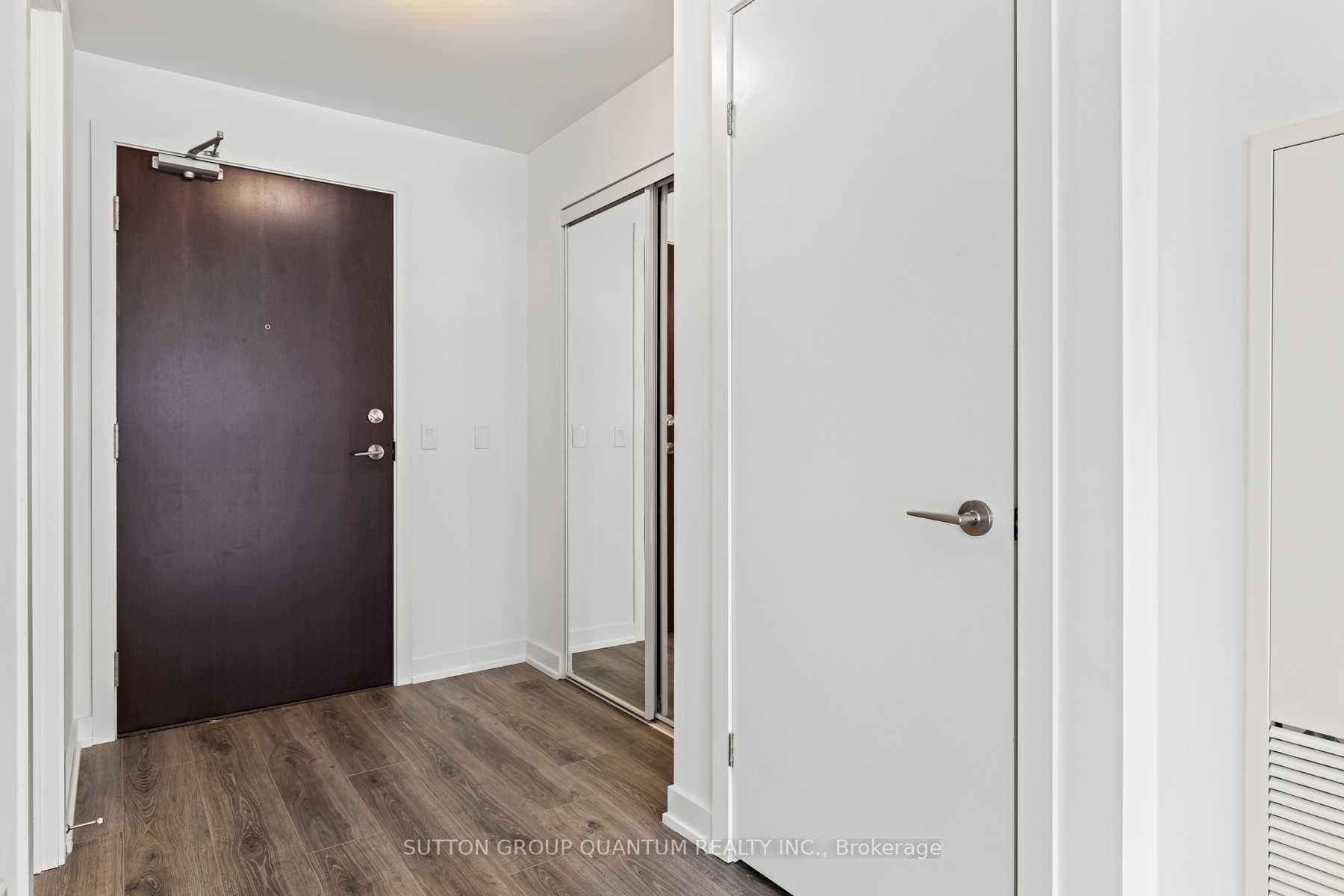 38 Iannuzzi Street Unit 1002 photo 4