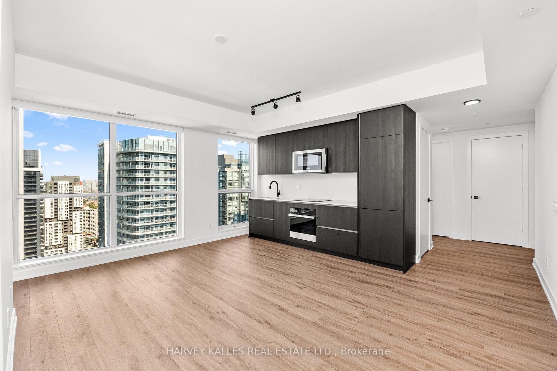 327 King Street Unit 4205 photo 2