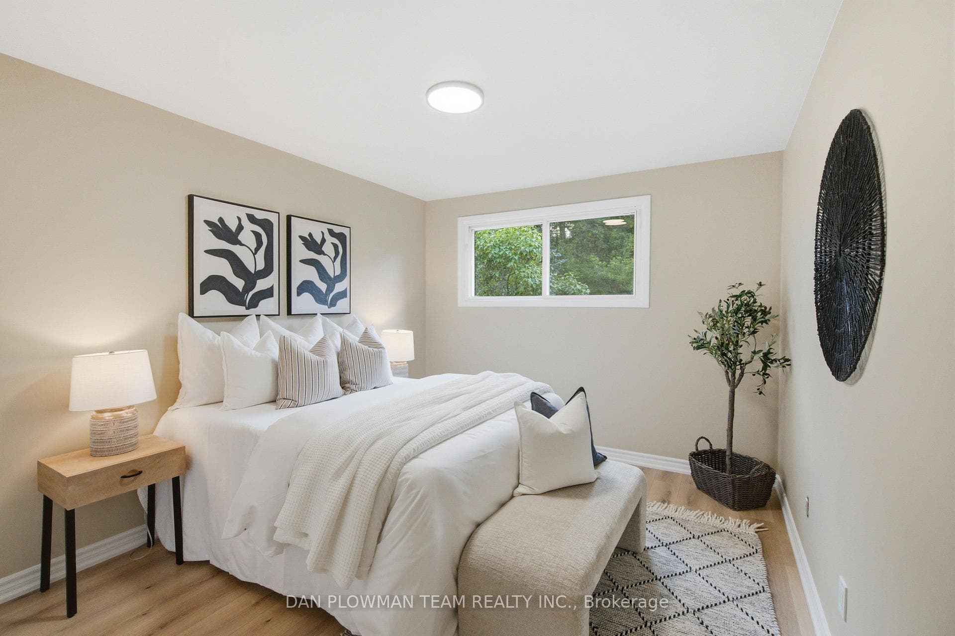 422 Lanark Drive photo 28