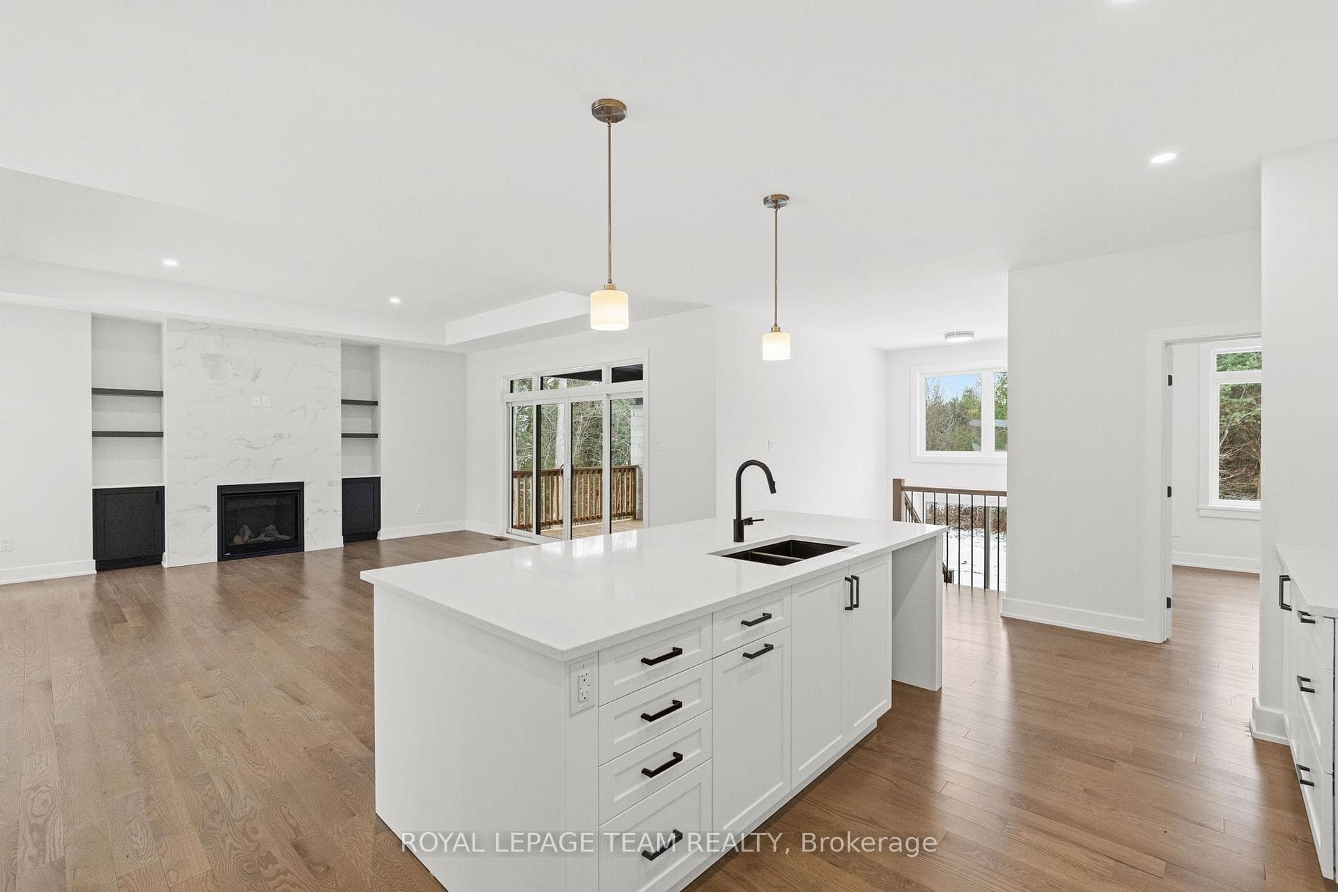 Similar model image; builder variations possible.