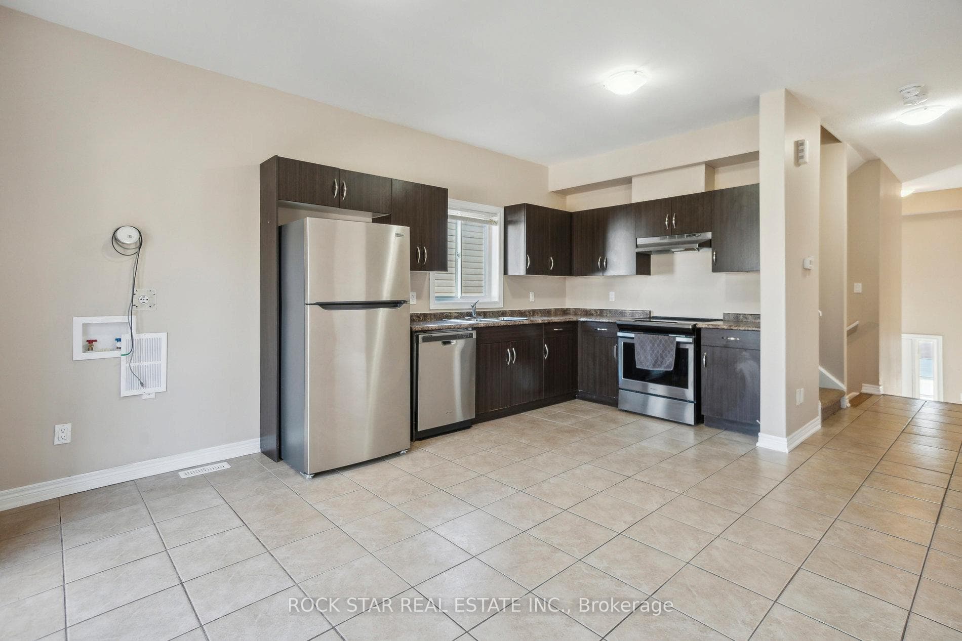 83 Wellington Street photo 8