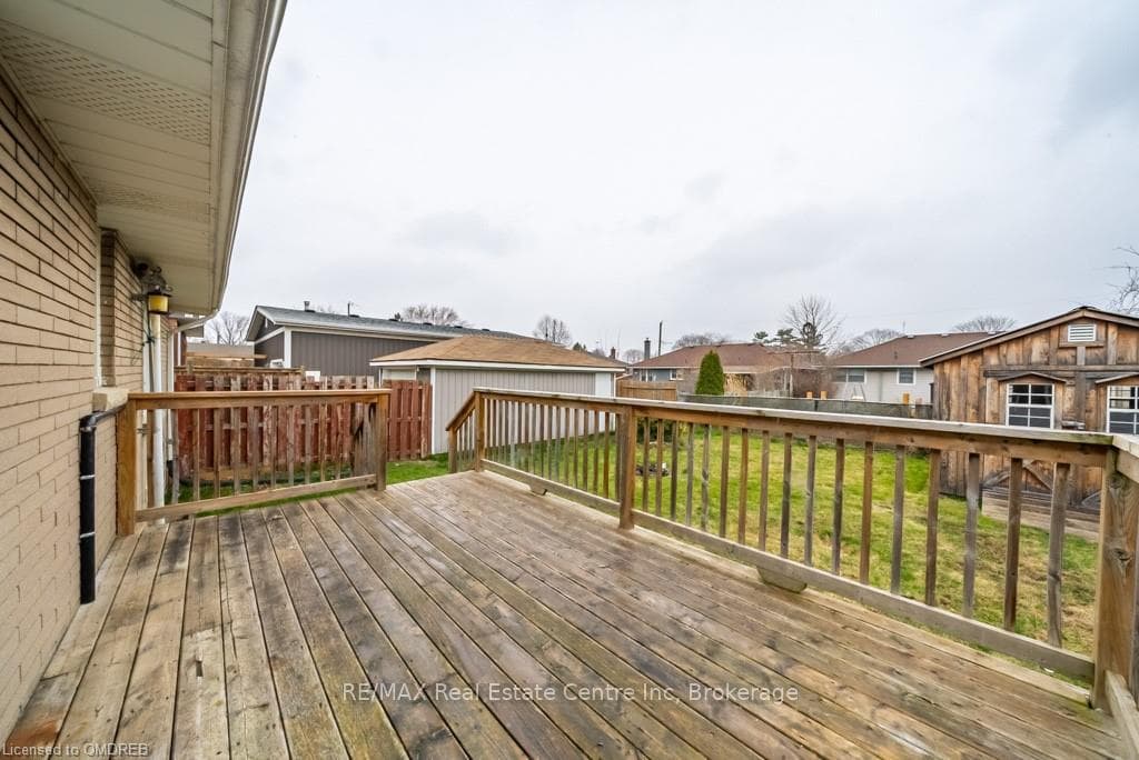 126 HAIG Street photo 38